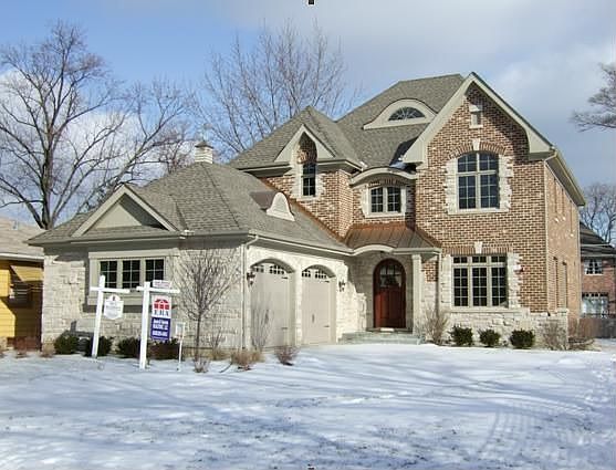 135 Woodstock clarendon Hills, IL