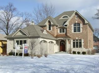 135 Woodstock Ave, Clarendon Hills, IL 60514