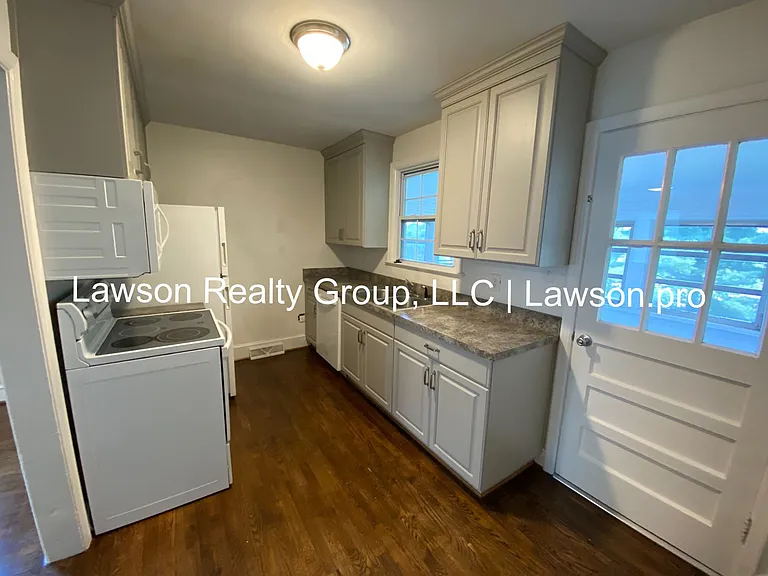 2106 Fallon Ave SE — Photo 8