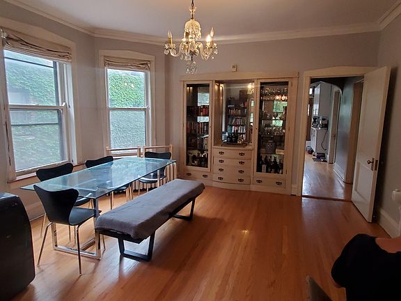 5th image of 3119 W Palmer Blvd #1