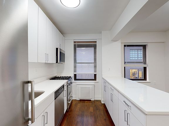 5th image of 157 E 57th St APT 14G