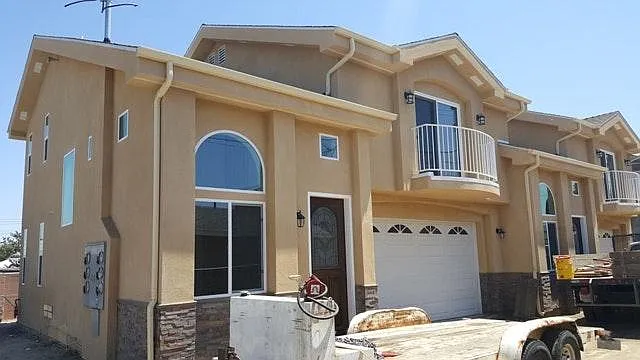 4442 Santa Ana St — Photo 2
