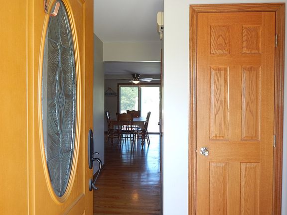 3rd image of 6N396 Clydesdale Ct