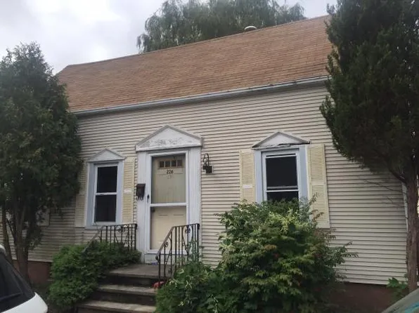 226 Union St, Portsmouth, NH 03801