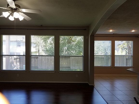 4th image of 19 S Burberry Park Cir