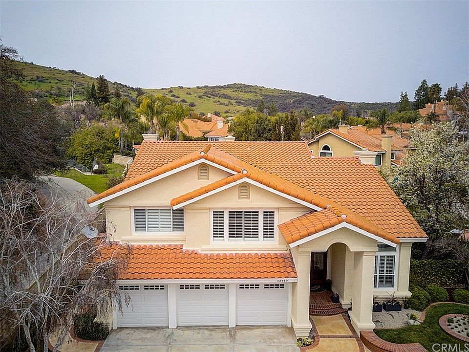 1st image of 32717 Barrett Dr