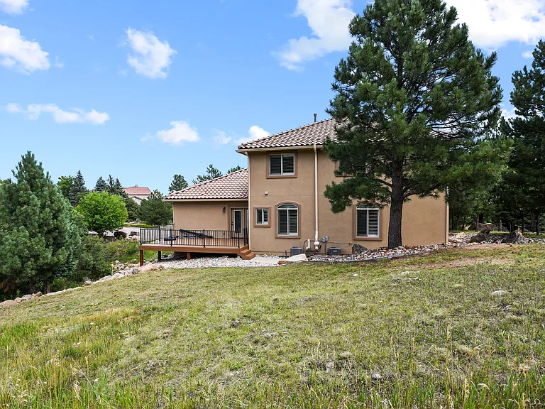 5440 Broadmoor Bluffs Dr — Photo 4