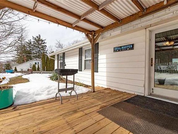 5th image of 439 Walnut Dr