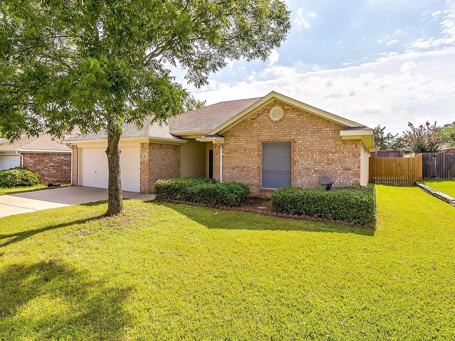 3 bed, 1388 sqft, $1,895 — Photo 2