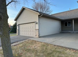 7056 Lockslie Way, Savage, MN 55378