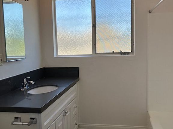 5th image of 801 Idaho Ave APT 19