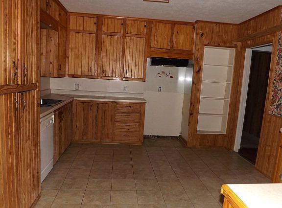 4th image of 2100 Las Palmas Dr