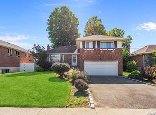 7 Sunbeam Rd, Syosset, NY 11791