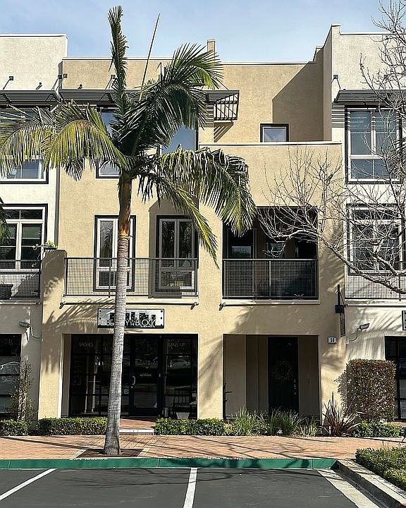 1st image of 59 Vantis Dr