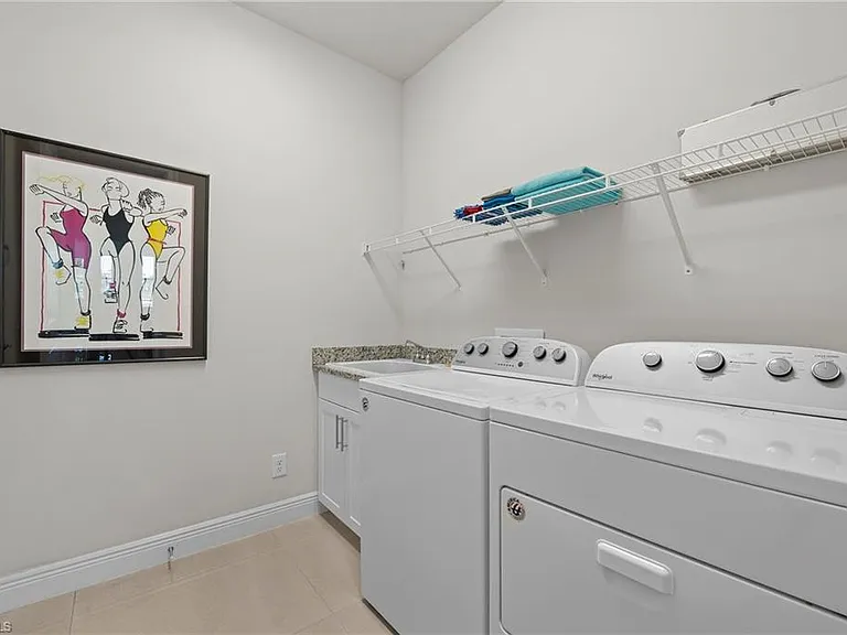 8897 Redonda Dr — Photo 28