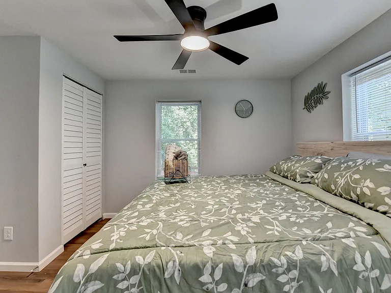 175 Burbank Dr NW #B — Photo 16