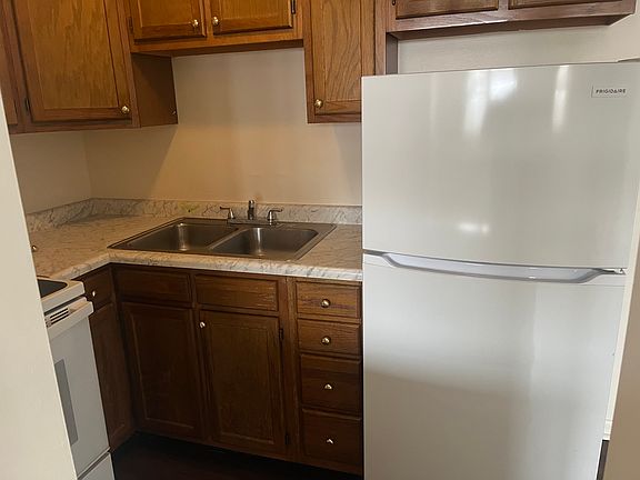 4th image of 7240 Longwood Ct APT 1