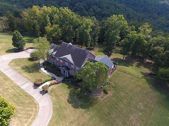 5th image of 477 Saint Andrews Dr