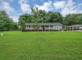565 South Rd, Cottontown, TN 37048