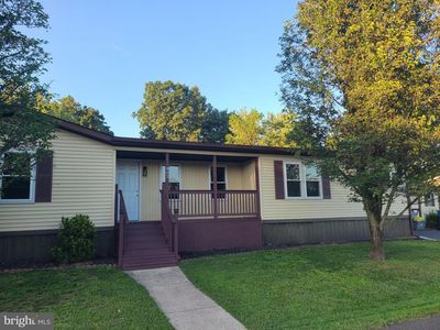 902 Lakeview Dr, Green Lane, PA, 18054