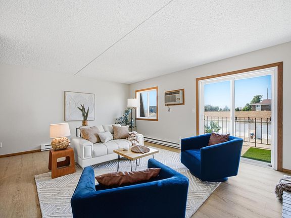 4th image of 2326 20th Ave S Unit 13