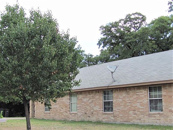 2nd image of 1100 Oak Knoll Dr