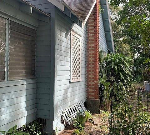 4th image of 2000 38th St S