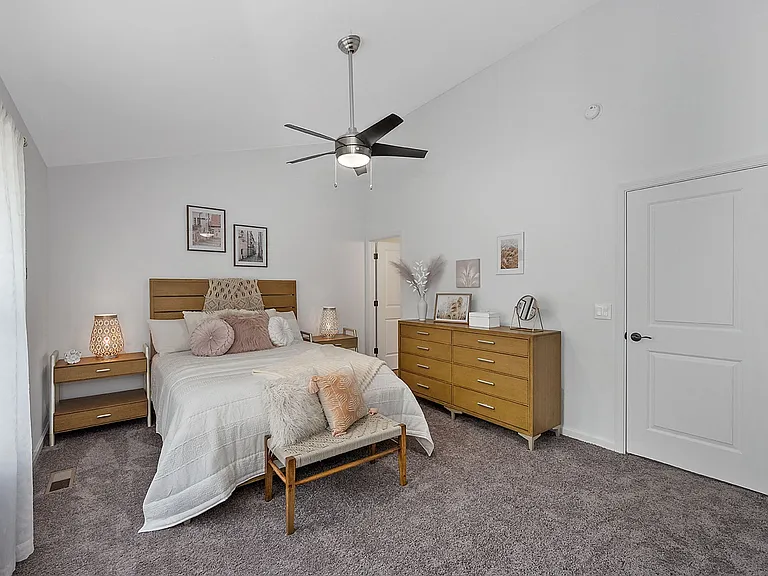 Ivy Hills Living Spaces — Photo 152