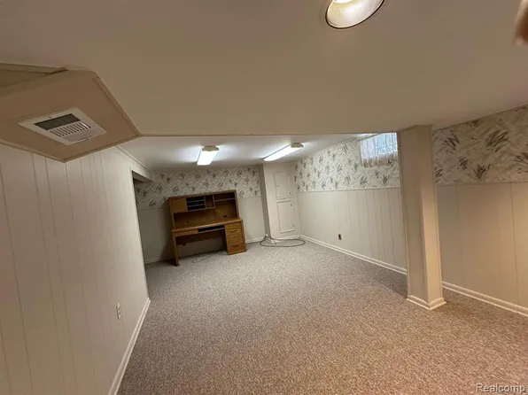 431 N Denwood St, Dearborn, MI 48128