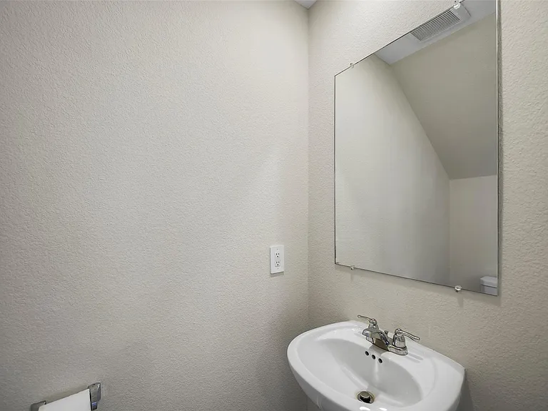 17722 Grove Hill Dr — Photo 16