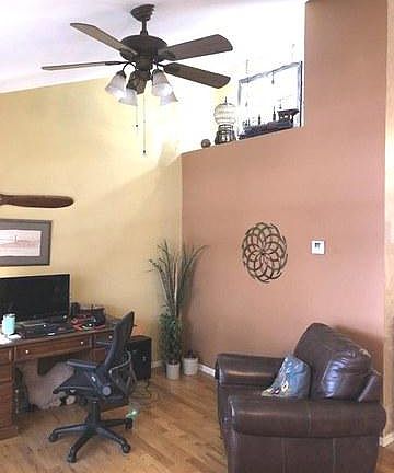 5th image of 1204 Country Dr