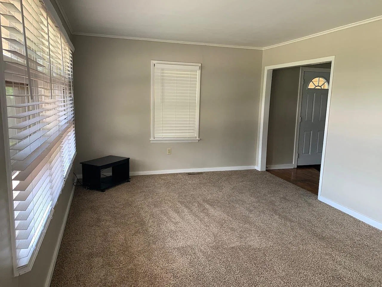 555 Westwood Ave — Photo 4