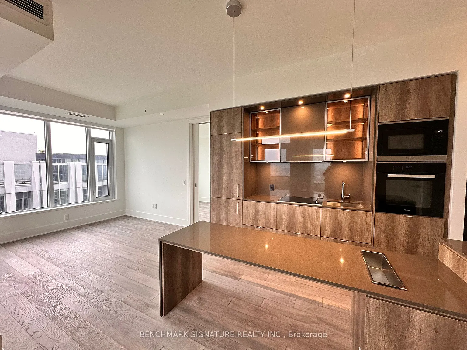 2 bed, $5,000 — Photo 1