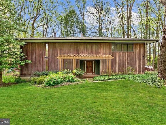 2nd image of 849 Merriewood Ln