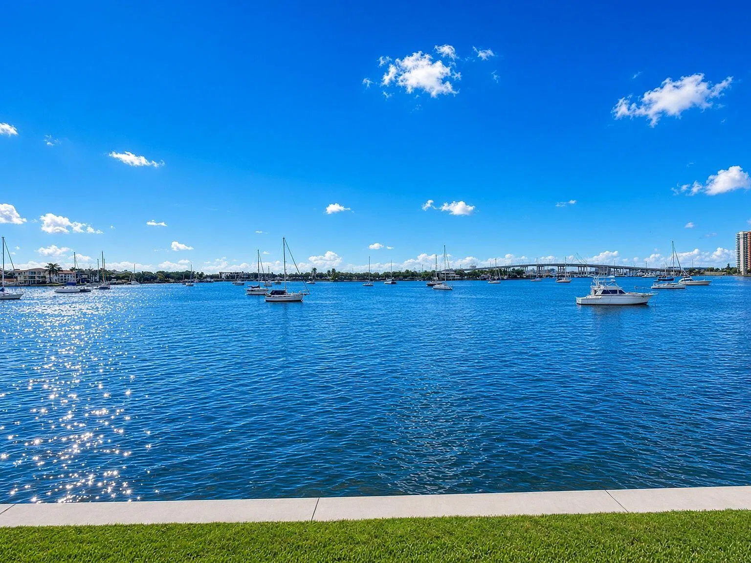 2 bed, 2.0 bath, 1143 sqft, $5,000 — Photo 1