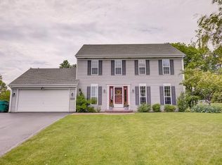 W143N10519 Evergreen Cir, Germantown, WI 53022