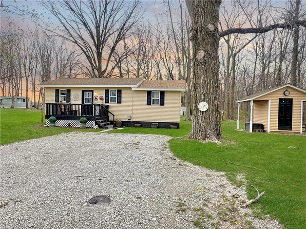 20050 N County Road 2450e, Oakland, IL 61943
