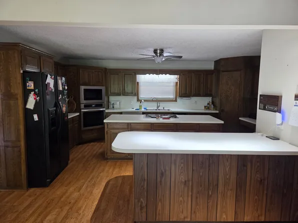 139 Lakeview Dr, Mannford, OK 74044
