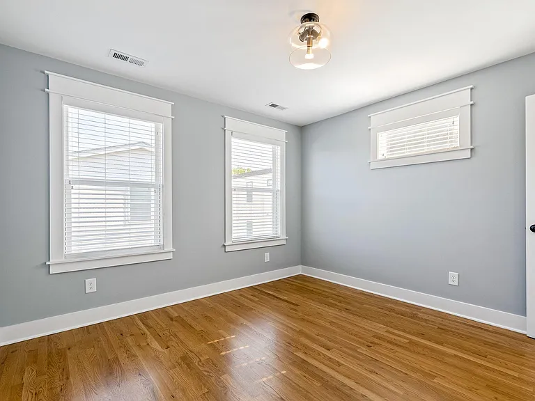 530 Edwin St #10 — Photo 38