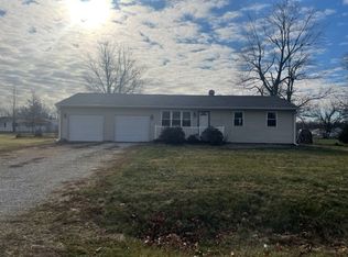 2237 Appletree Ln, Decatur, IL 62521