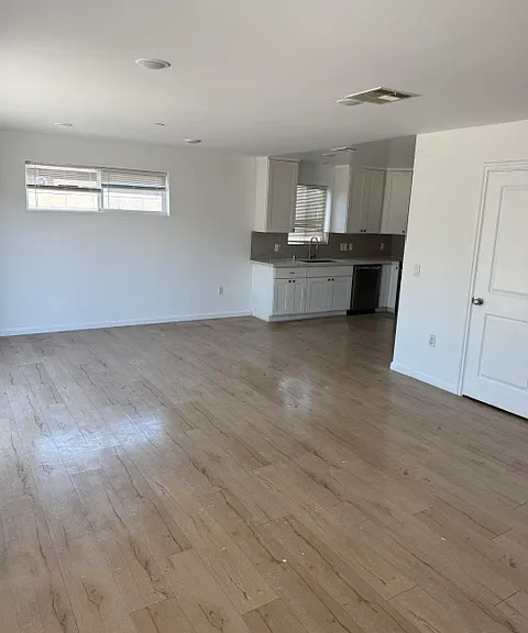 2243 N Continental Ave — Photo 12