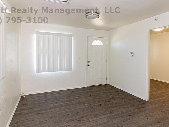 4th image of 3656 E Monte Vista Dr