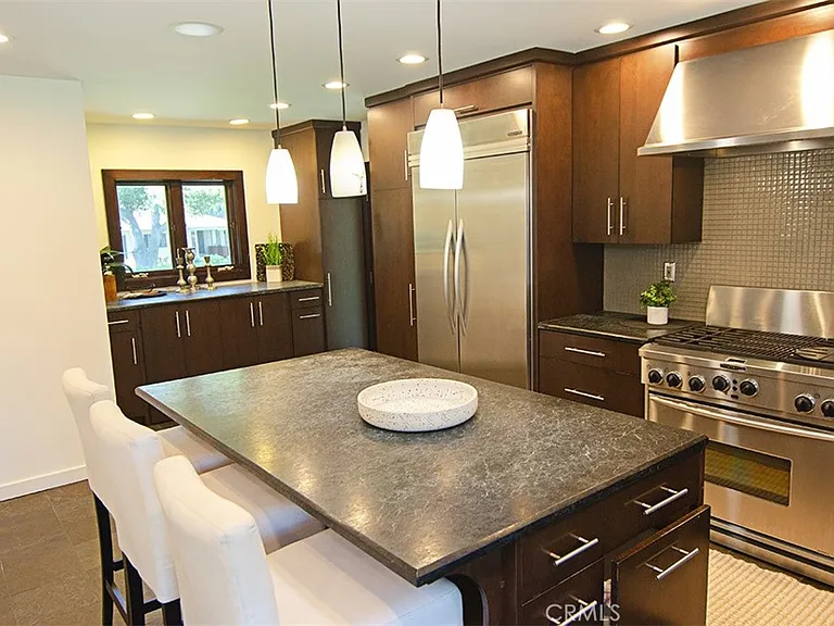 3655 Yorkshire Rd — Photo 6
