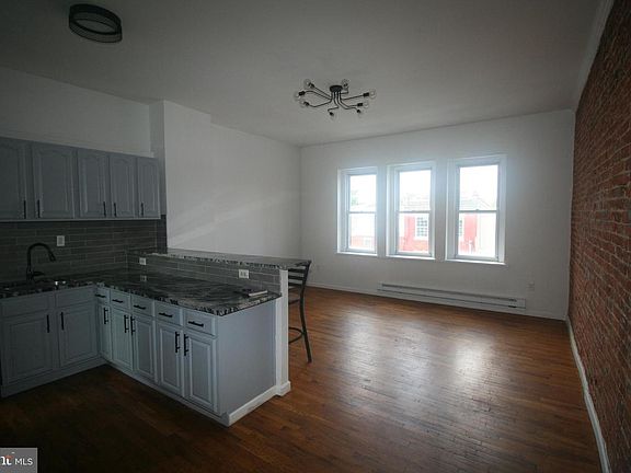 4th image of 1502 W Tioga St Floor 3