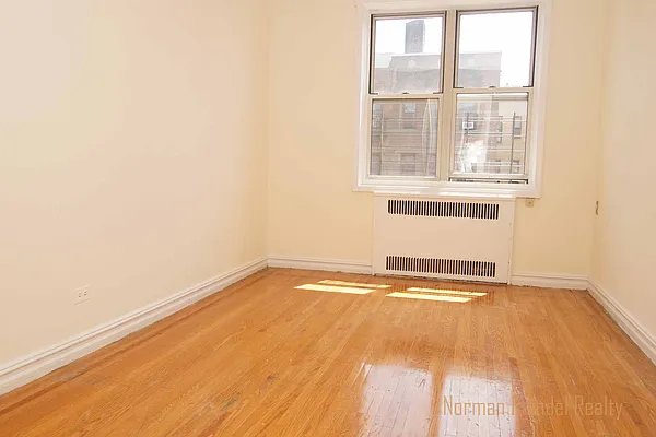 Rented by Norman Raindel, LREB | media 15