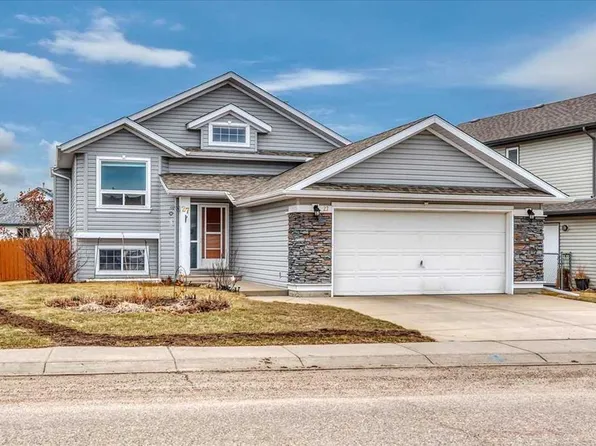 27 W Aspen Creek Way, Strathmore, AB T1P 1R2