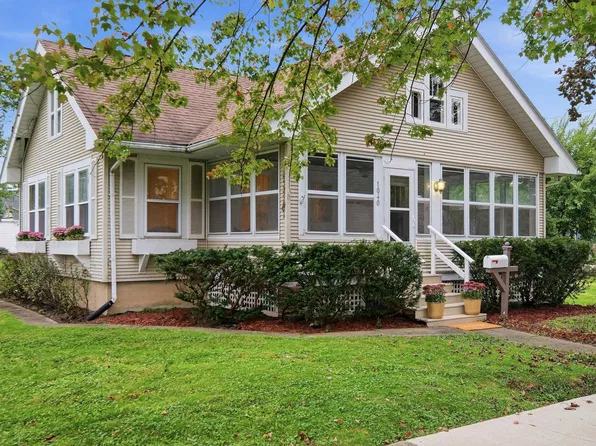 1040 Tolman St, Lake Geneva, WI 53147