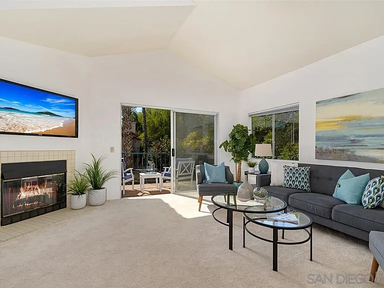 11341 Avenida De Los Lobos — Photo 3