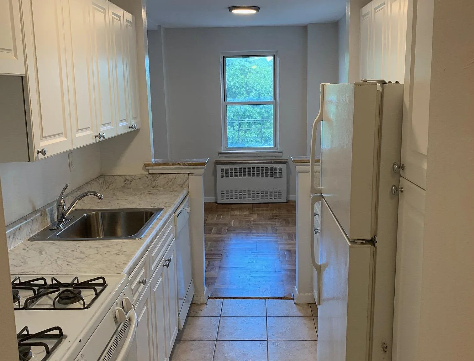 1160 Midland Ave — Photo 4