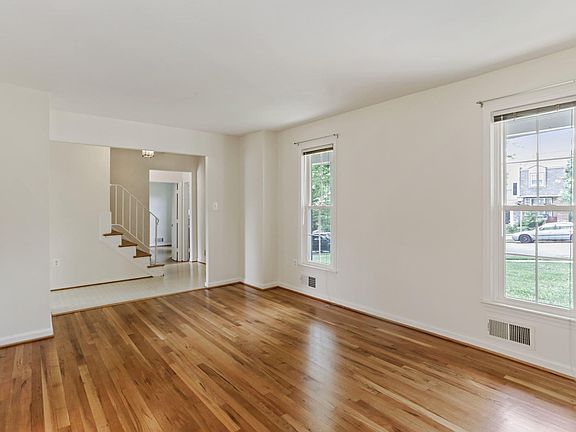 4th image of 1011 N Pelham St